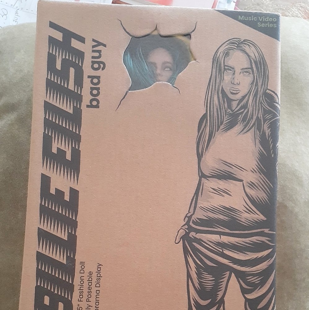 Billie Eilush Bad Guy Fashon Doll